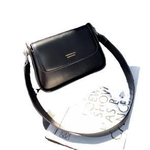 Retro And Fashion Vegan Leather Women's All-Matching Small Square Bag - Image 5