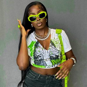 Women's Sexy Deep V Printed Short-sleeved Cropped T-shirt - Image 1