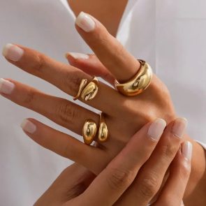 A Set Of 4 Elegant And Minimalist Golden Rings, Adjustable Open Rings For Women, Featuring A MultiLayer Spiral And Teardrop Geometric Design, Suitable For All Seasons - Image 5